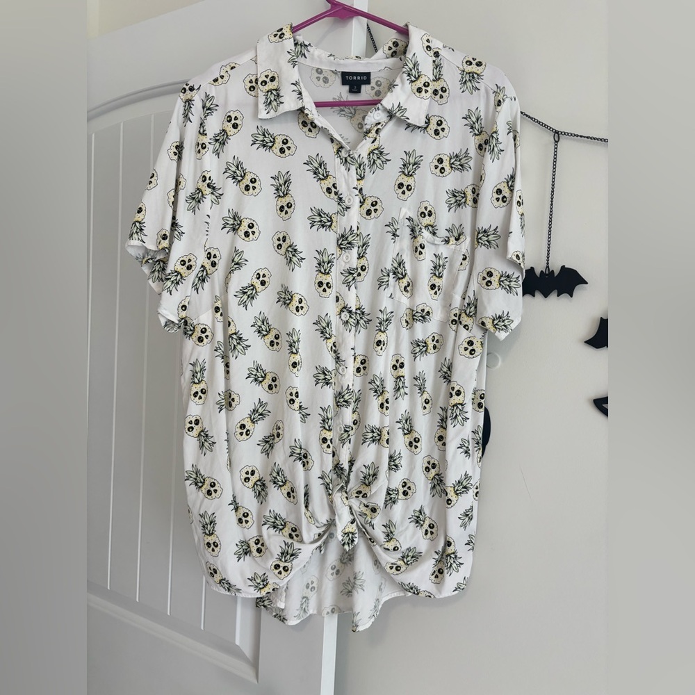 Torrid pineapple skull short sleeve button down.